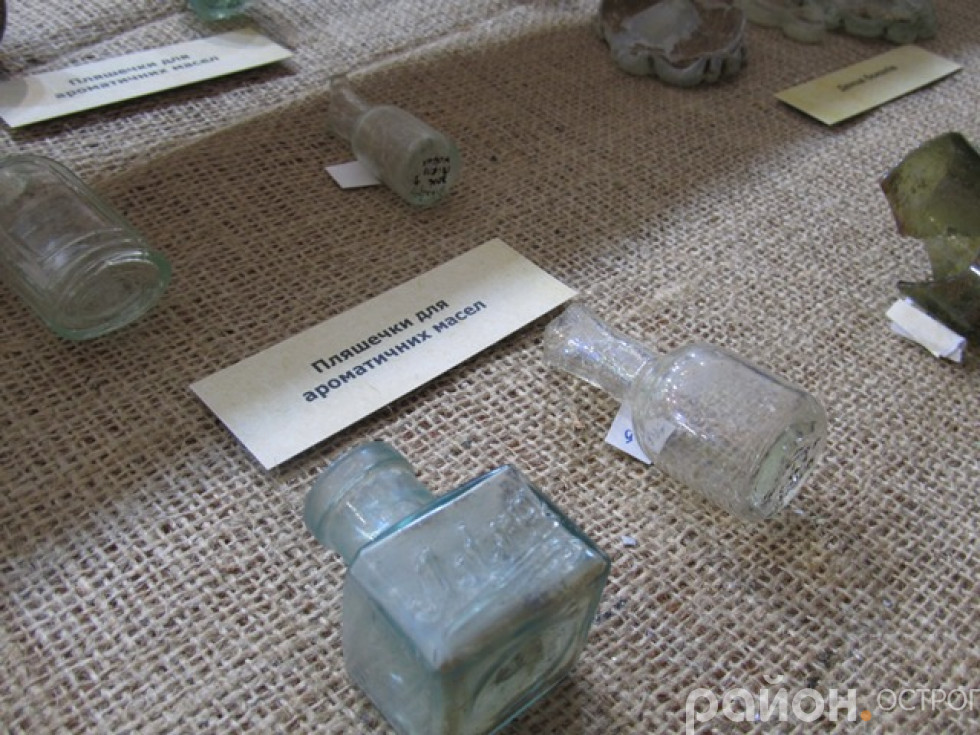 Пляшечки віднайдені під час розкопок