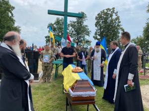 На Рокитнівщині попрощались із 44-річним воїном, який загинув на Донбасі