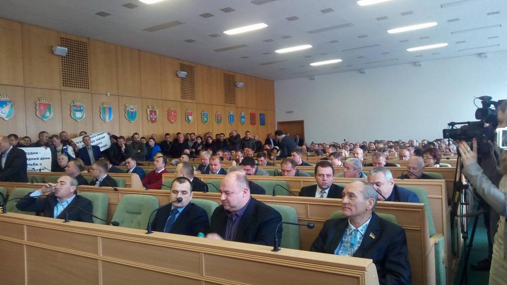 На сесію обласної ради прийшла рекордна кількість депутатів