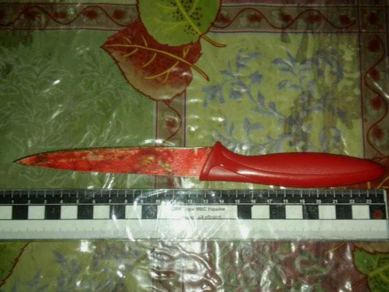 Наслідки оковитої: чоловік із Рівненського району отримав ножове поранення 