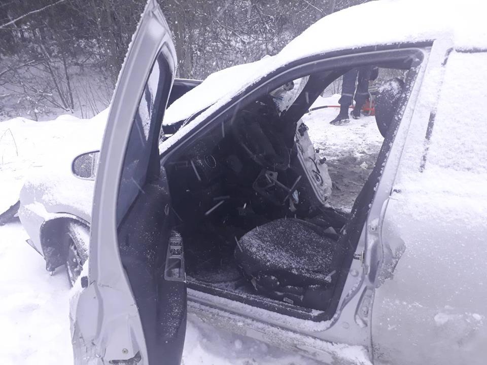 Смертельна ДТП поблизу Костополя: двох загиблих затиснуло в легковику (ФОТО)
