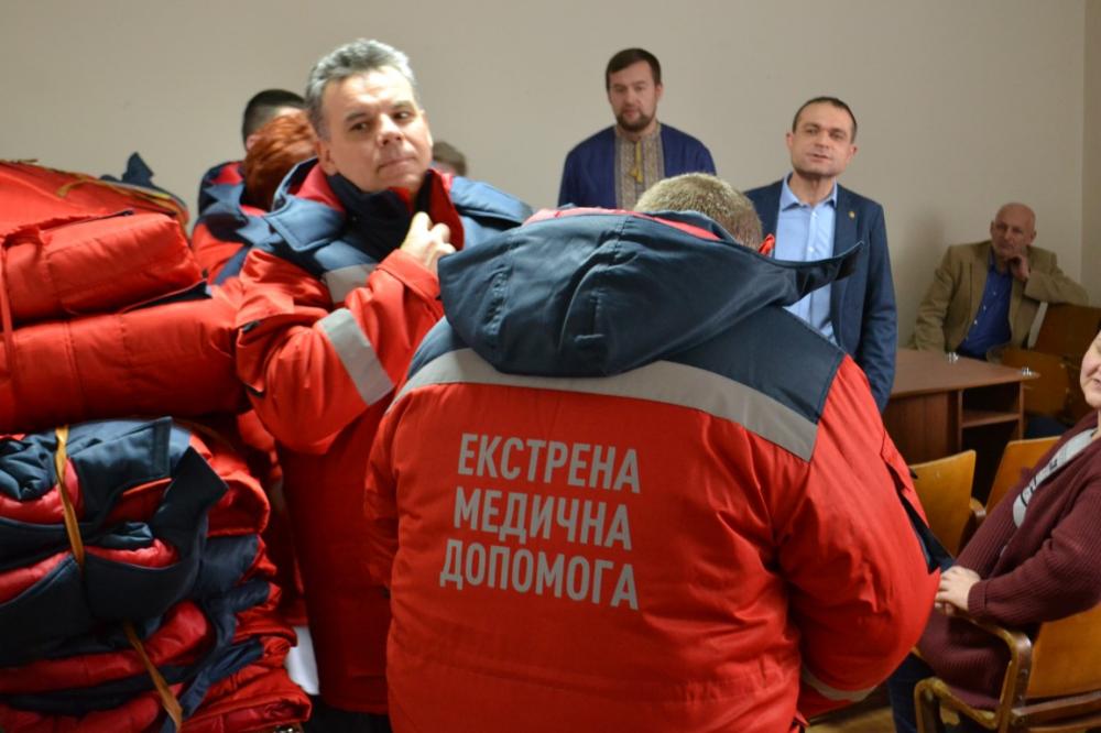 Працівникам Рівненського центру екстренної допомоги оновили спецодяг (ФОТО)