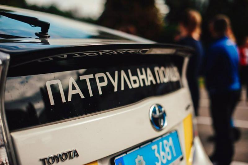 Мешканцям Рівненщини на замітку: як спілкуватися із поліцейським, який зупинив авто?