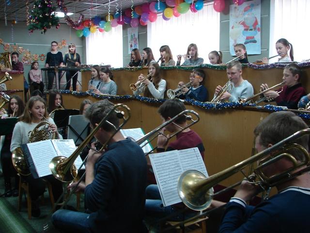 Для духового оркестру з Рівненщини придбали інструменти (ФОТО)