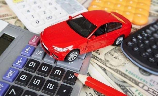 Чи потрібно рівнянам платити податок з продажу автомобіля чи мопеда?
