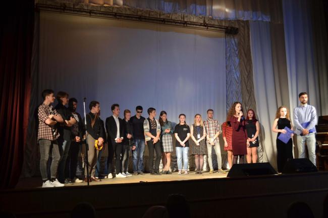 На Рівненщині організували благодійний концерт для збору коштів онкохворій студентці (ФОТО)