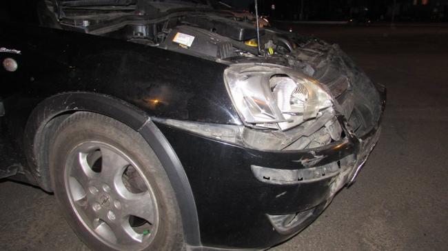 На Рівненщині в ДТП розбилися два авто (ФОТО)