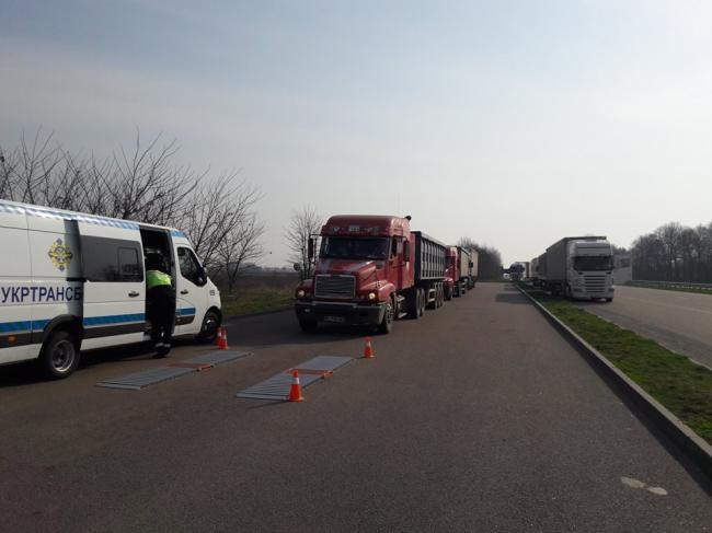 На Рівненщині підвели підсумки перевірки вантажівок(ФОТО)