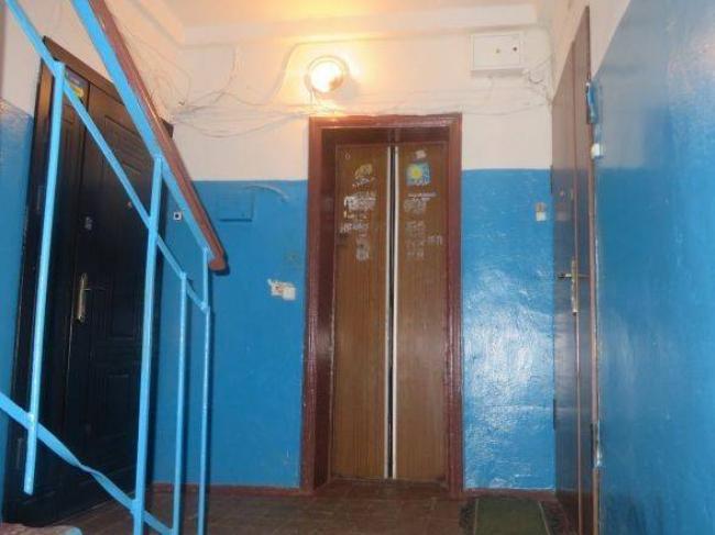 На Рівненщині двоє дітей застрягли у ліфті