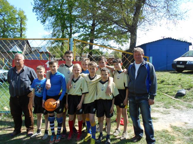 У Рівненському районі пройшли змагання з міні-футболу (ФОТО)