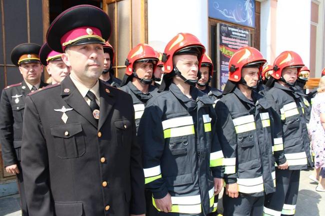 На Рівненщині рятувальники похизувалися новим обладнанням та бойовим одягом (ФОТО)