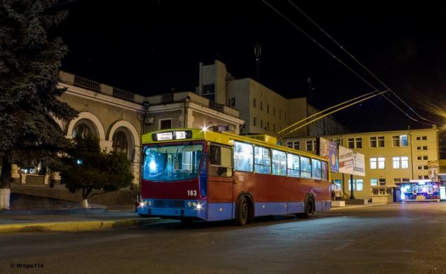 Відсьогодні "нічний" тролейбус знову не курсуватиме Рівним