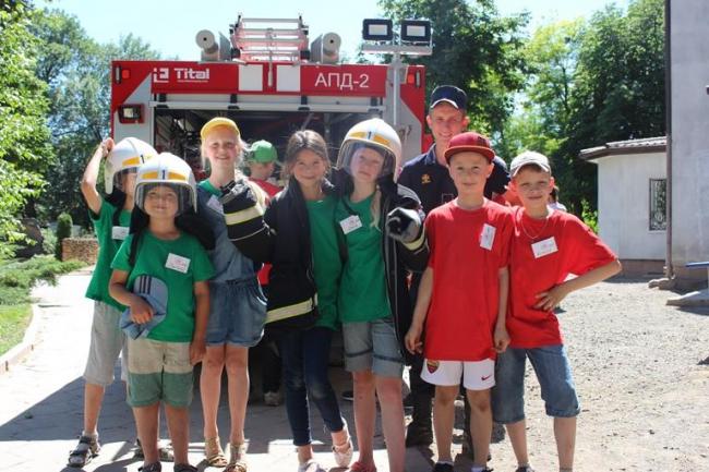 Для діток Рівного рятувальники провели пожежну естафету (ФОТО)