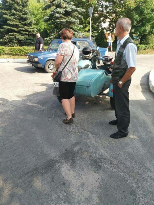 На Рівненщині мотоцикліст збив дівчинку на переході (ФОТО)