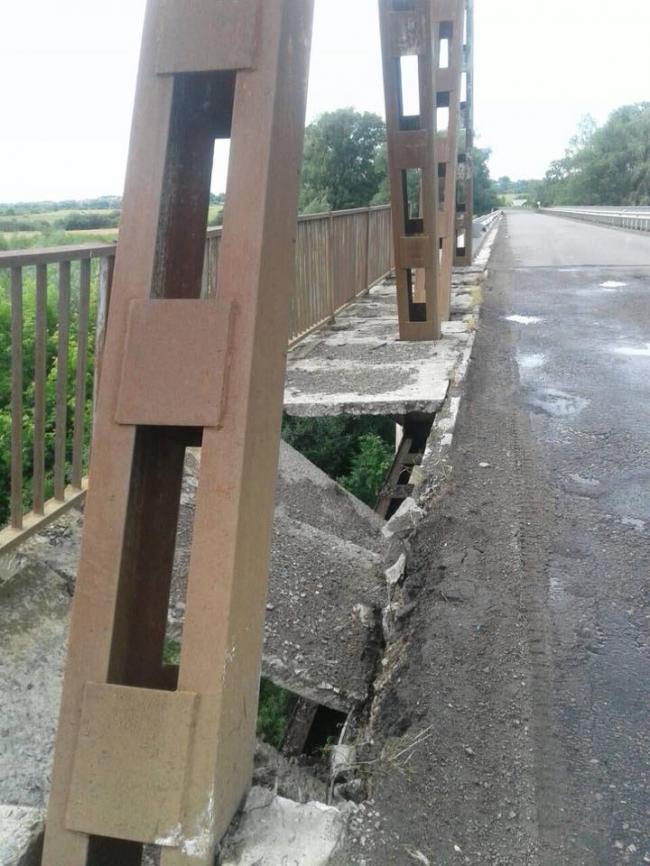 "Напевно чекають лиха": на Рівненщині обурюються через аварійний міст (ФОТОФАКТ)