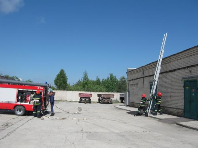 Пожежники Рівненщини тренувалися ліквідовувати умовну пожежу на АЕС