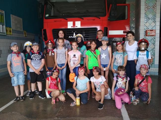 Рівненські школярі побачили роботу пожежників зсередини (ФОТО)