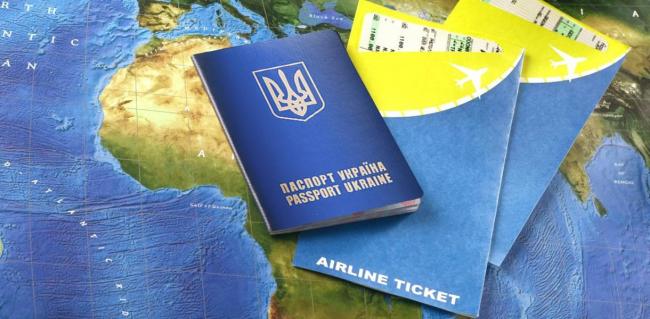 За рік безвізу мешканці Рівненщини оформили майже 160 тисяч закордонних паспортів