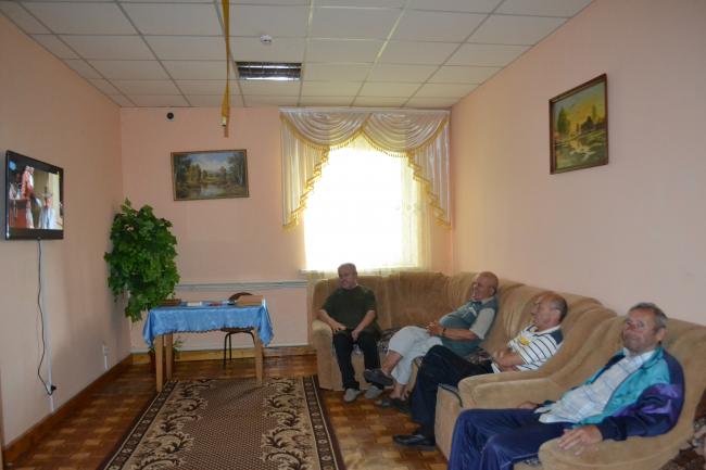 Комісія з Рівненської облради перевіряла умови в пансіонаті для літніх людей