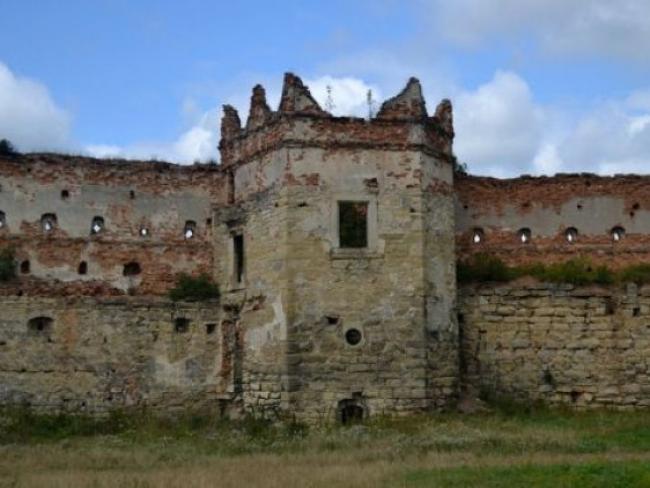 Один з замків князів Острозьких знаходиться на грані занепаду (ФОТО)