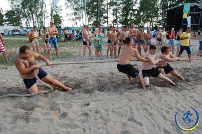 На Рівненщині на березі озера відбулося грандіозне спортивне свято (ФОТО)
