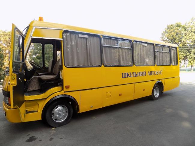 На Рівненщині ще три школи отримали автобуси