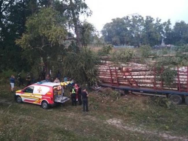 На Рівненщині вантажівка потрапила у страшну ДТП (ФОТО)
