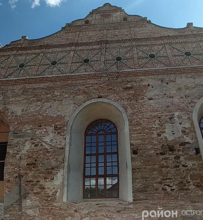 На Рівненщині відновлюють старовинну синагогу (ФОТО)