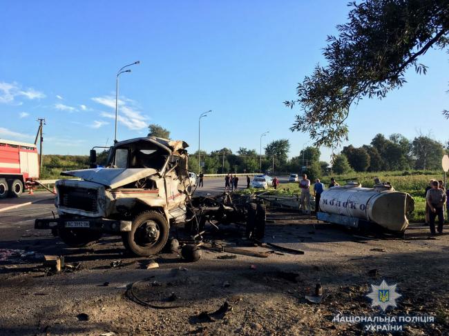 Смертельна ДТП на Рівненщині: один водій загинув, другий - в реанімації (ФОТО)