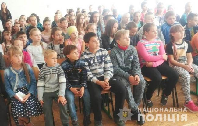 На Рівненщині поліцейські провели заняття для школярів (ФОТО)