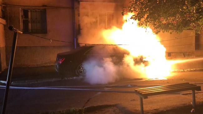 Рівненському депутату спалили автомобіль (фото, відео)