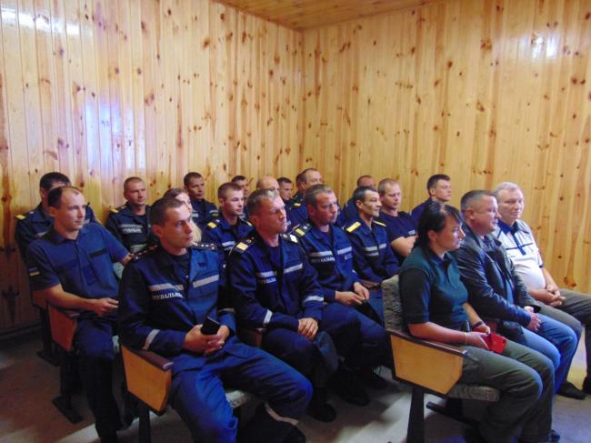 Рятувальники Рівненщини отримали сучасний бойовий одяг та спорядження (ФОТО)