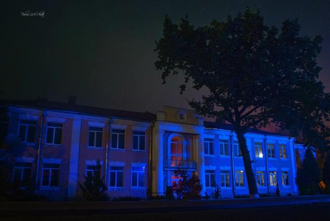 У мережі опублікували неймовірні знімки нічного містечка з Рівненщини (ФОТО)