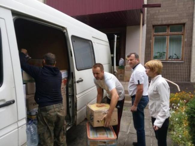 З Рівненщини відправили гуманітарний вантаж для дітей на Сході (ФОТО)