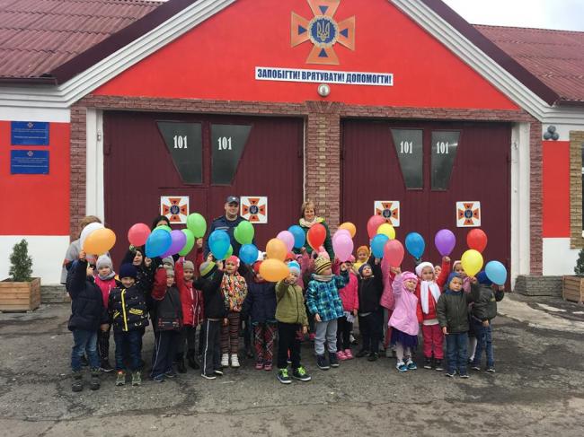 Маленькі мешканці Рівненщини відвідали рятувальників (ФОТО)
