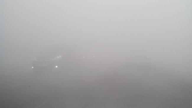 На Рівненщині через дим - проблеми з рухом автівок (+ФОТО)