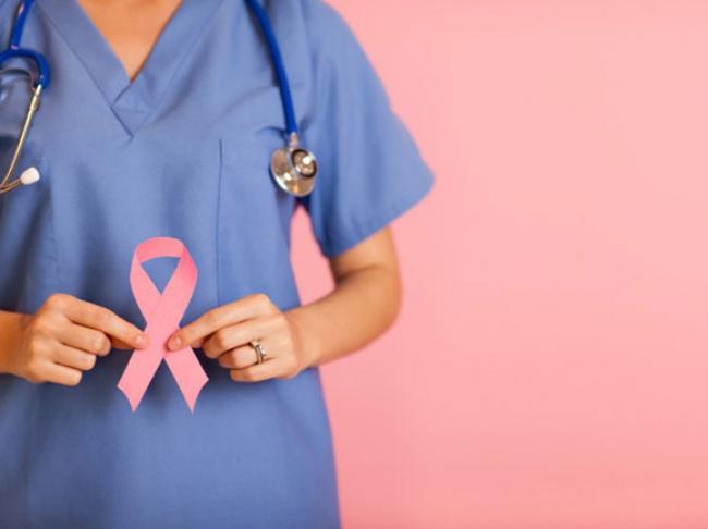 У понад 200 жінок із Рівненщини виявили рак грудей 