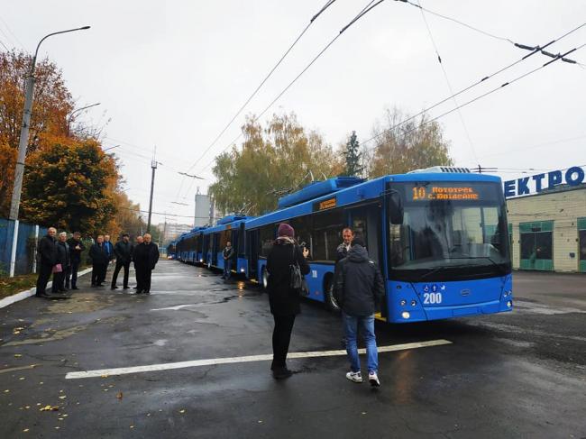 У Рівному їздитимуть новенькі українські тролейбуси (ФОТО)