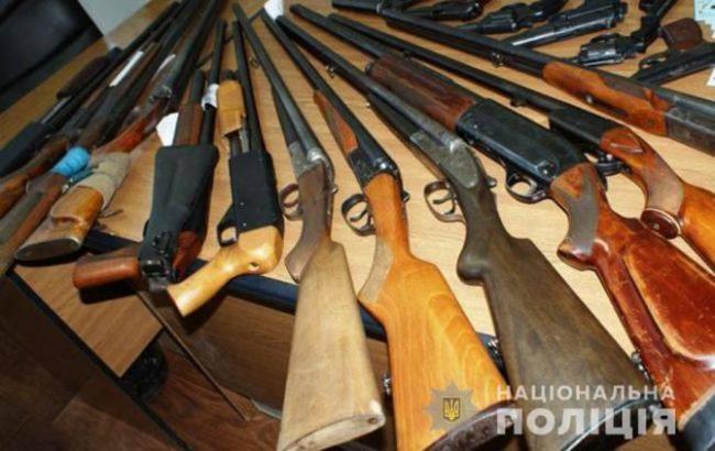 Скільки зброї та боєприпасів добровільно здали до поліції мешканці Рівненщини?