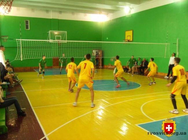 Студентська команда з волейболу з Рівного змагатиметься за звання найкращих в Україні