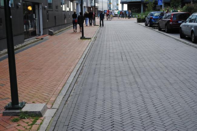 У Рівному просять облаштувати тротуар на Красногірській