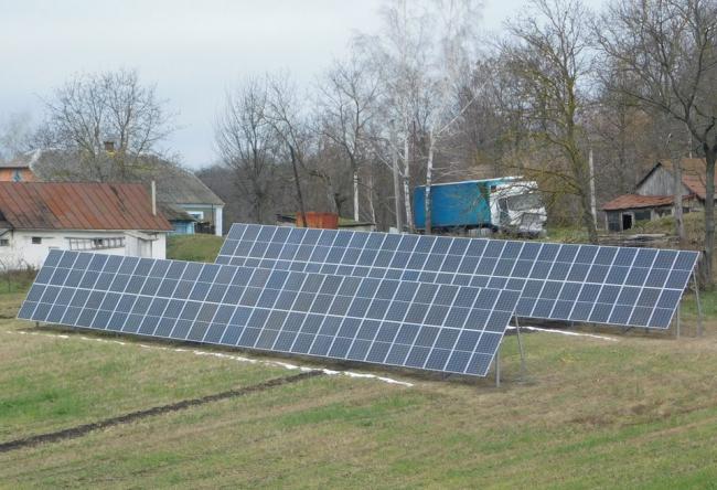 На Рівненщині підприємець встановив сонячну електростанцію