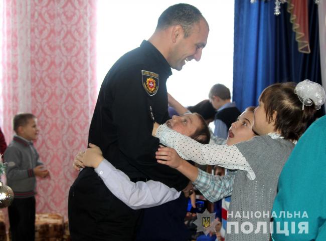 На Рівненщині поліцейські влаштували свято для дітей з інвалідністю (ФОТО)