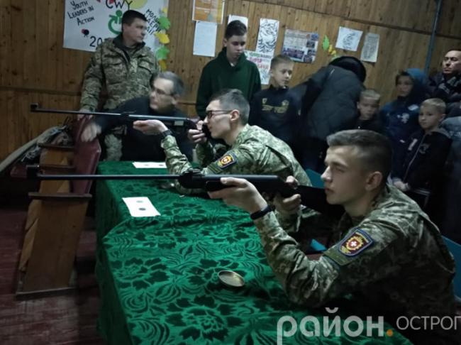 На Рівненщині визначали найкращих стрільців з пневматичної гвинтівки