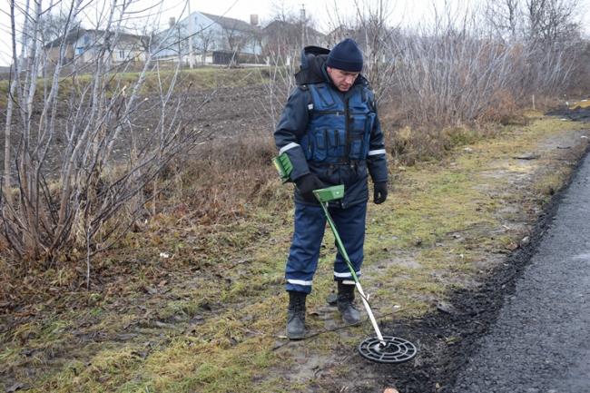 На дорозі Рівне-Луцьк виявили 24 вибухові предмети (ФОТО)