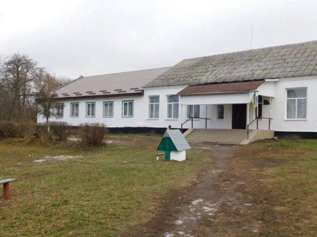 На Рівненщині відремонтували школу (ФОТО)