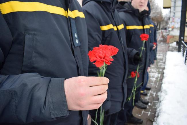 У Рівному рятувальники вшанували пам`ять ліквідаторів ЧАЕС (ФОТО)
