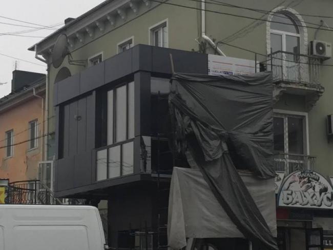У Рівному скасували дозвіл на реконструкцію скандального балкона (ВІДЕО)