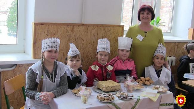 У школі на Рівненщині влаштували благодійний ярмарок (ФОТО)