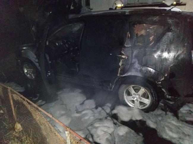 З`явилися подробиці підпалу елітного авто у Рівному (ФОТО)